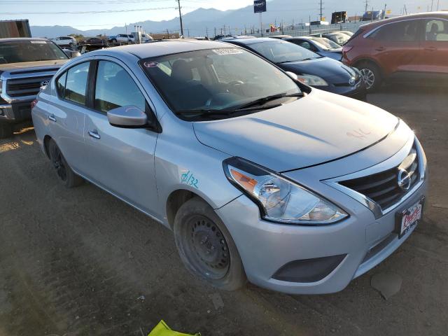 3N1CN7AP8HK417442 - 2017 NISSAN VERSA S SILVER photo 4