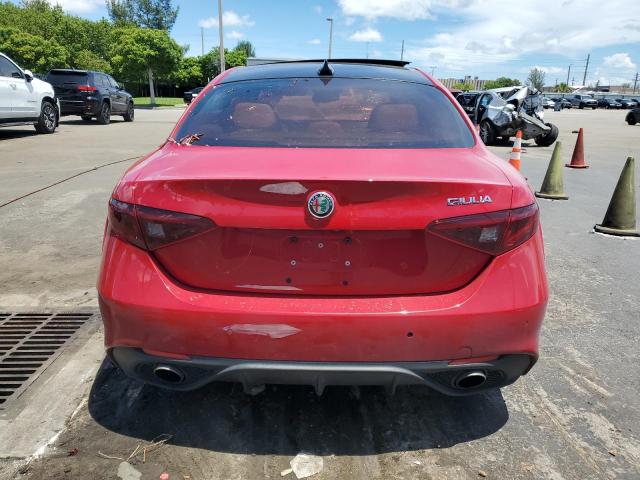 ZARFAEBN6J7567079 - 2018 ALFA ROMEO GIULIA 红色 照片 6