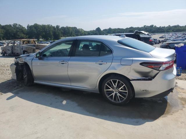 4T1F31AK3PU600873 - 2023 TOYOTA CAMRY XLE SILVER photo 2