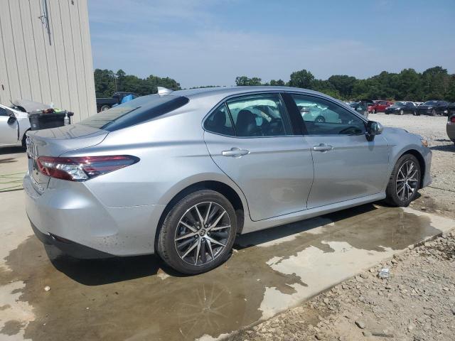 4T1F31AK3PU600873 - 2023 TOYOTA CAMRY XLE SILVER photo 3