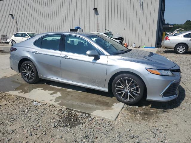 4T1F31AK3PU600873 - 2023 TOYOTA CAMRY XLE SILVER photo 4