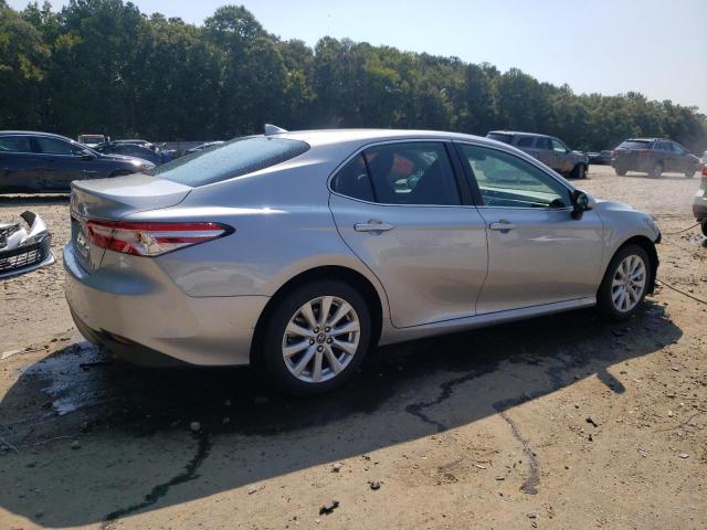 4T1B11HK5KU221439 - 2019 TOYOTA CAMRY L SILVER photo 3