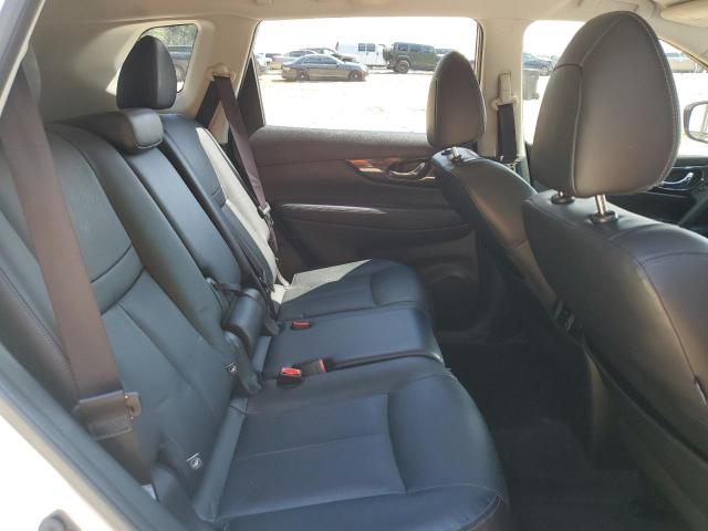 JN8AT2MT9HW138872 - 2017 NISSAN ROGUE S WHITE photo 11