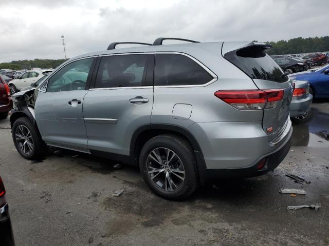 5TDBZRFH8KS739276 - 2019 TOYOTA HIGHLANDER LE SILVER photo 2