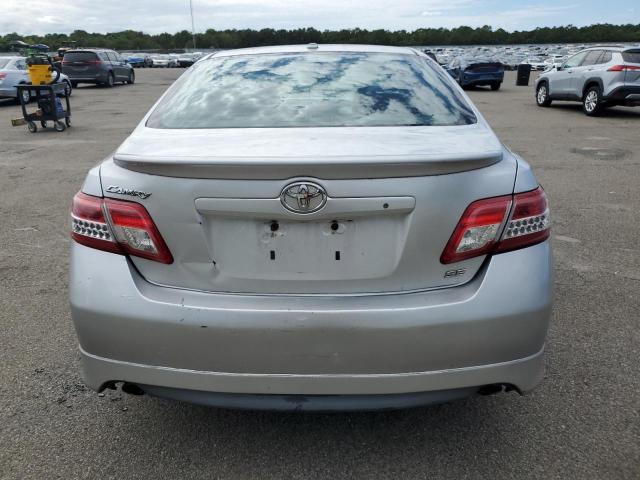 4T1BF3EK9AU504104 - 2010 TOYOTA CAMRY BASE SILVER photo 6