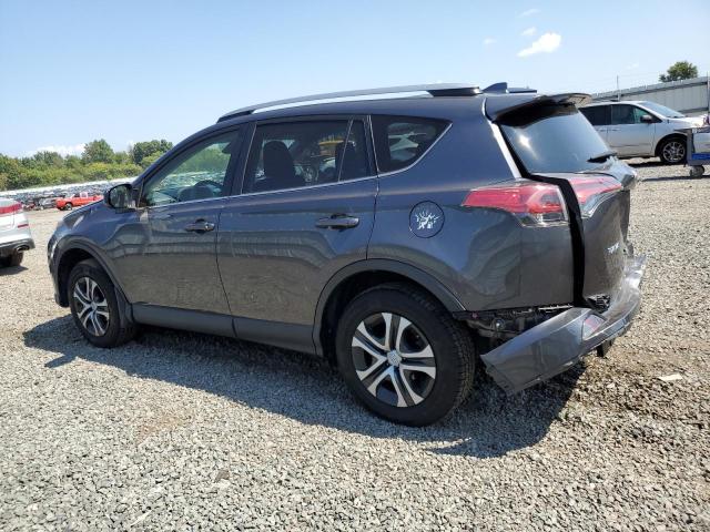 JTMBFREV5JJ257988 - 2018 TOYOTA RAV4 LE GRAY photo 2