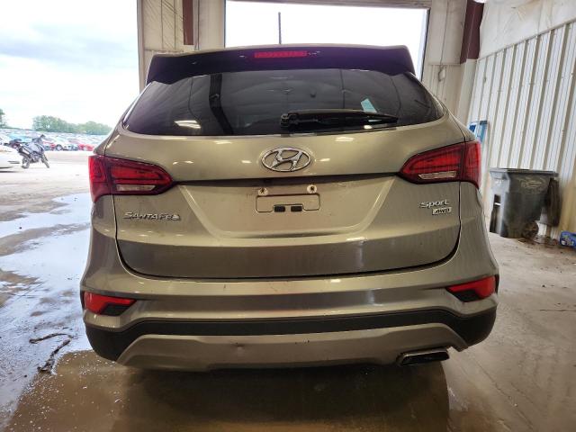 5XYZTDLB0JG538549 - 2018 HYUNDAI SANTA FE S GRAY photo 6