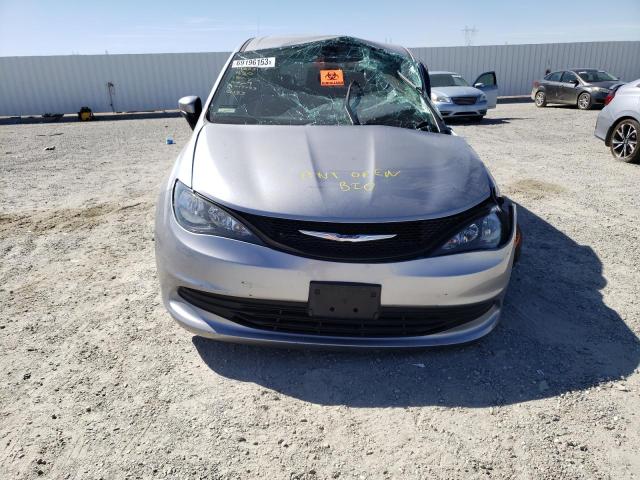 2C4RC1AG6LR125918 - 2020 CHRYSLER VOYAGER L SILVER photo 5