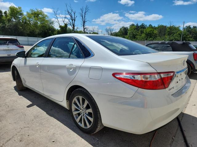 4T1BF1FK5FU001373 - 2015 TOYOTA CAMRY LE WHITE photo 2