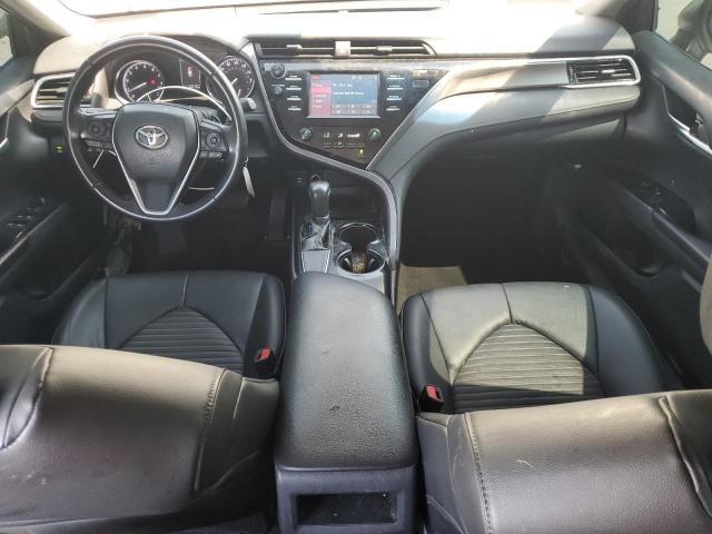 4T1B11HK5JU571085 - 2018 TOYOTA CAMRY L WHITE photo 8