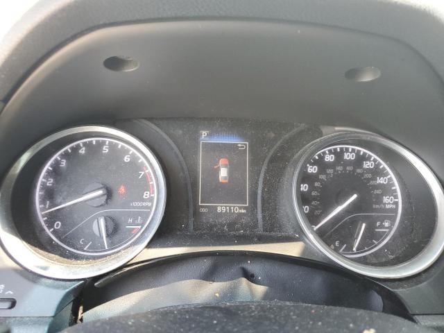 4T1B11HK5JU571085 - 2018 TOYOTA CAMRY L WHITE photo 9