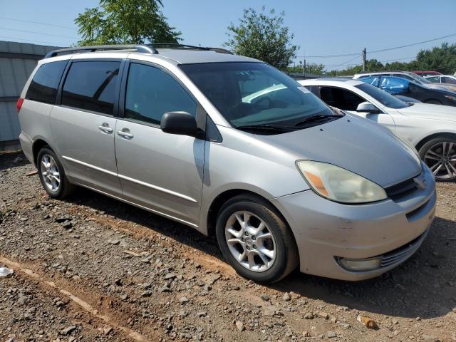 5TDZA22C14S136101 - 2004 TOYOTA SIENNA XLE SILVER photo 4