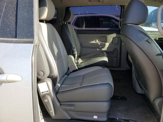 KNDMB5C13J6351528 - 2018 KIA SEDONA LX SILVER photo 10