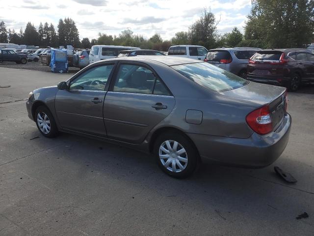 4T1BE32K92U580821 - 2002 TOYOTA CAMRY LE SILVER photo 2