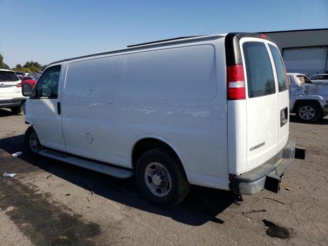 1GCWGAFG1L1174433 - 2020 CHEVROLET EXPRESS G2 WHITE photo 2