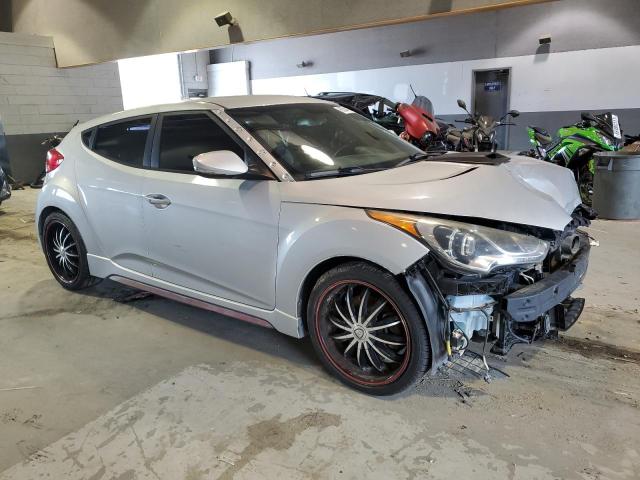 KMHTC6AEXDU171706 - 2013 HYUNDAI VELOSTER TURBO SILVER photo 4