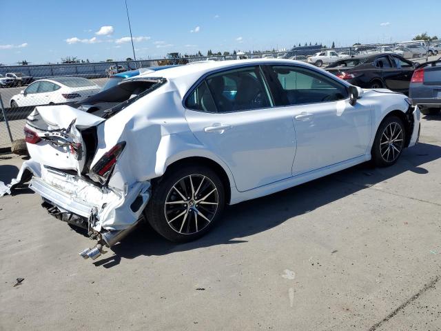 4T1G11AK6PU813925 - 2023 TOYOTA CAMRY SE NIGHT SHADE WHITE photo 3