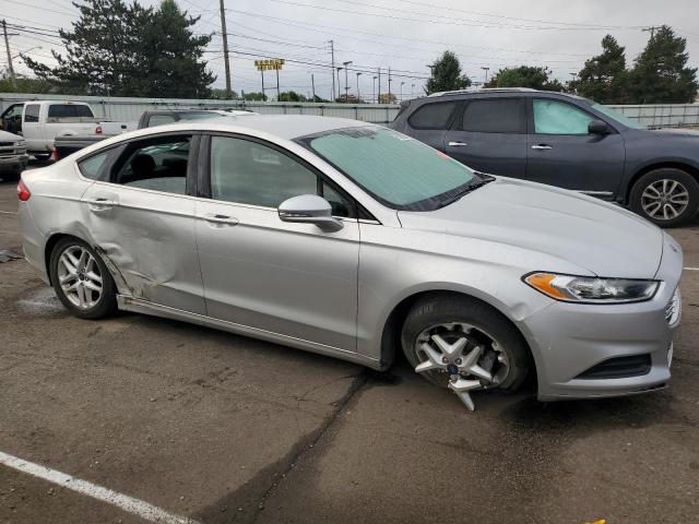 3FA6P0H77GR269488 - 2016 FORD FUSION SE SILVER photo 4