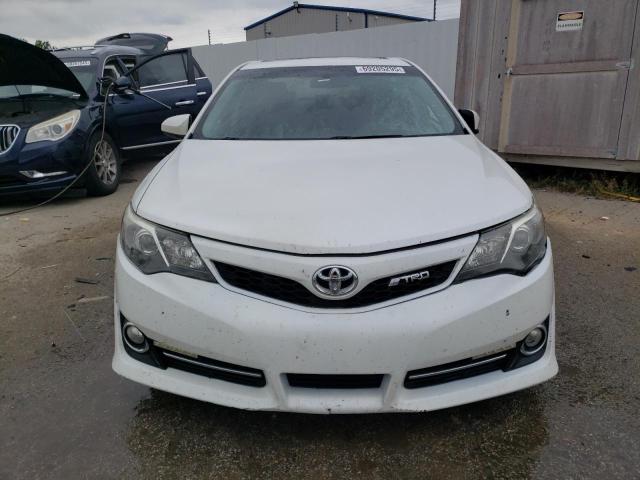 4T1BF1FK0CU634374 - 2012 TOYOTA CAMRY BASE WHITE photo 5