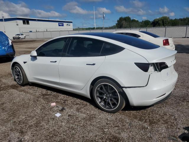 5YJ3E1EAXJF075796 - 2018 TESLA MODEL 3 Weiß Foto 2