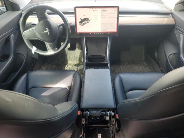 5YJ3E1EAXJF075796 - 2018 TESLA MODEL 3 Weiß Foto 8