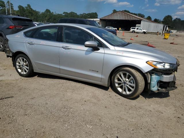 3FA6P0LU7KR140902 - 2019 FORD FUSION SE 银色 照片 4