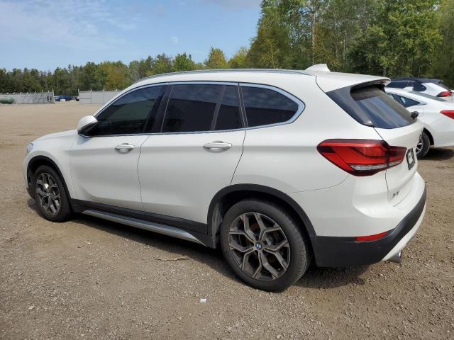 WBXJG9C09L5P45226 - 2020 BMW X1 XDRIVE28I WHITE photo 2