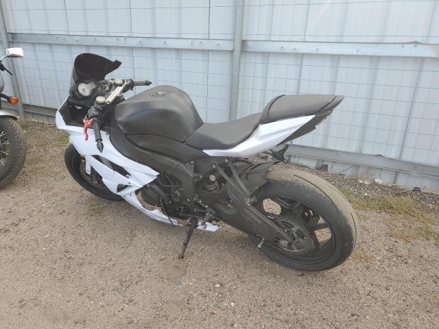 JKAZX4R18CA035187 - 2012 KAWASAKI ZX600 R WHITE photo 3