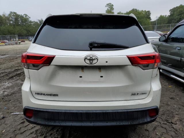 5TDJZRFH6KS915527 - 2019 TOYOTA HIGHLANDER SE WHITE photo 6