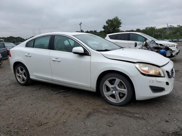YV1612FS7D2180478 - 2013 VOLVO S60 T5 WHITE photo 4
