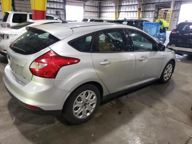 1FAHP3K27CL177071 - 2012 FORD FOCUS SE SILVER photo 3