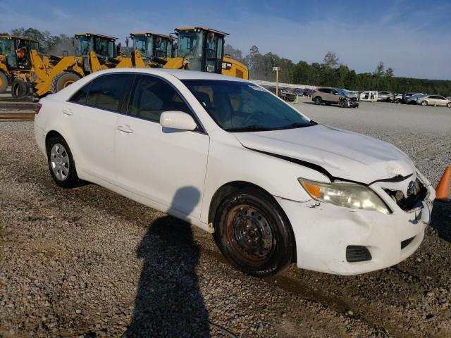 4T1BF3EK3BU647289 - 2011 TOYOTA CAMRY BASE WHITE photo 4