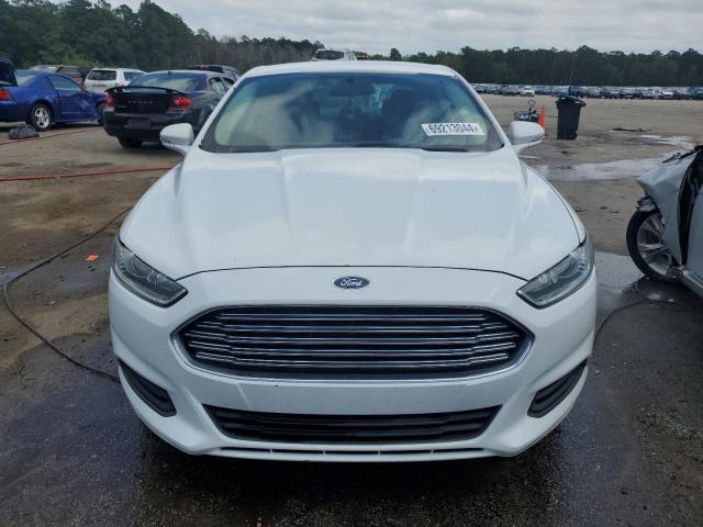 1FA6P0HD7F5122658 - 2015 FORD FUSION SE WHITE photo 5