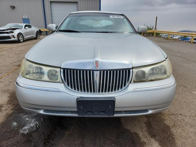 1LNHM81W91Y717729 - 2001 LINCOLN TOWN CAR EXECUTIVE SILVER photo 5