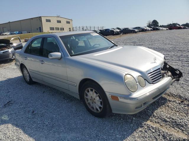 WDBJF65J11B272438 - 2001 MERCEDES-BENZ E 320 SILVER photo 4