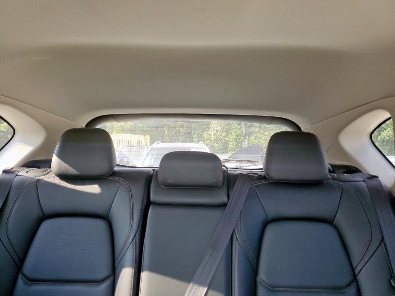 JM3KFADM7M0305258 - 2021 MAZDA CX-5 GRAND TOURING WHITE photo 10