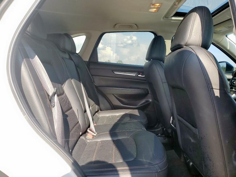 JM3KFADM7M0305258 - 2021 MAZDA CX-5 GRAND TOURING WHITE photo 11