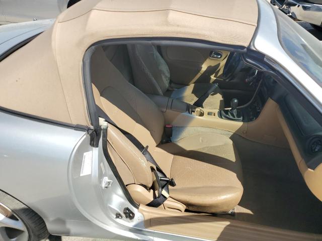 JM1NB353810201828 - 2001 MAZDA MX-5 MIATA BASE SILVER photo 10