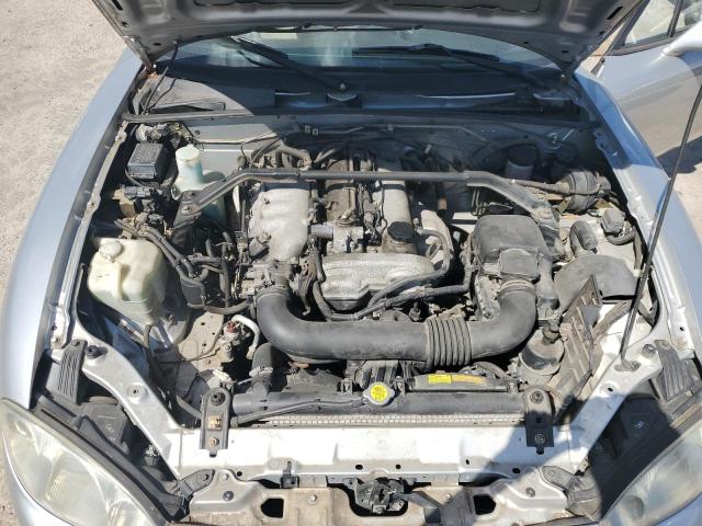 JM1NB353810201828 - 2001 MAZDA MX-5 MIATA BASE SILVER photo 11