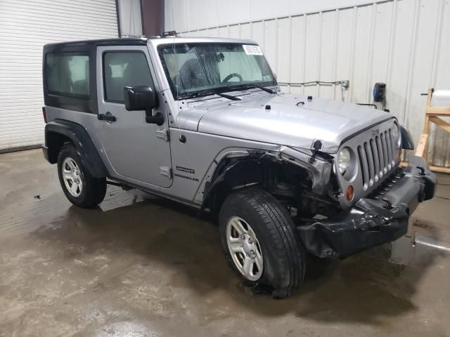 1C4AJWAG1DL666529 - 2013 JEEP WRANGLER SPORT SILVER photo 4