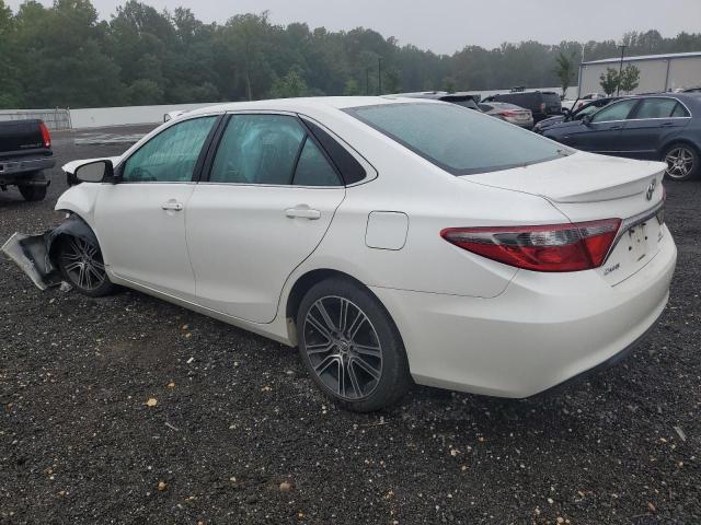 4T1BF1FK1GU150672 - 2016 TOYOTA CAMRY LE WHITE photo 2