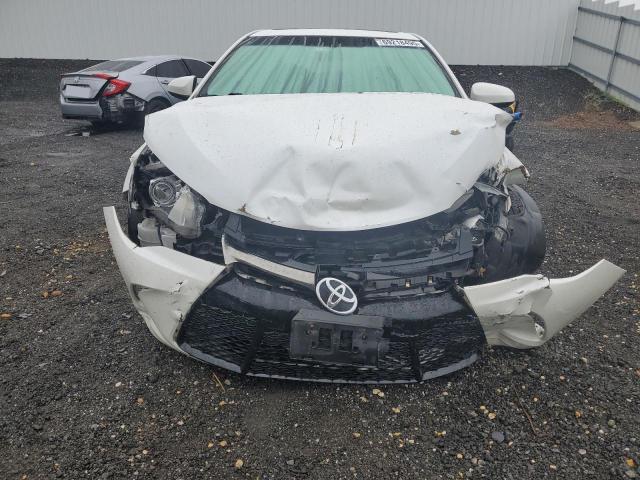 4T1BF1FK1GU150672 - 2016 TOYOTA CAMRY LE WHITE photo 5