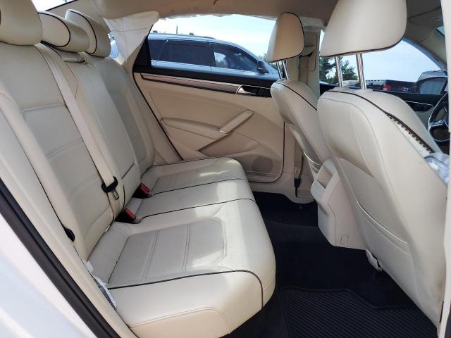 1VWDT7A3XHC055511 - 2017 VOLKSWAGEN PASSAT R-LINE თეთრი ფოტო 10