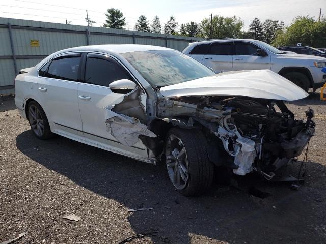 1VWDT7A3XHC055511 - 2017 VOLKSWAGEN PASSAT R-LINE თეთრი ფოტო 4