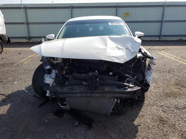 1VWDT7A3XHC055511 - 2017 VOLKSWAGEN PASSAT R-LINE თეთრი ფოტო 5