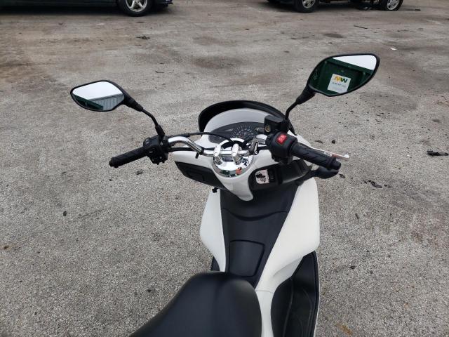 MLHJF2802B5000376 - 2011 HONDA PCX 白色 照片 5