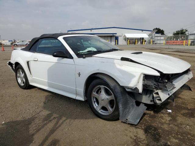 1FAFP44451F165153 - 2011 FORD MUSTANG WHITE photo 4