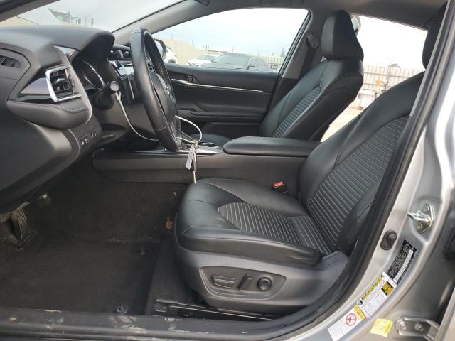 4T1B11HK3JU120723 - 2018 TOYOTA CAMRY L 银色 照片 7