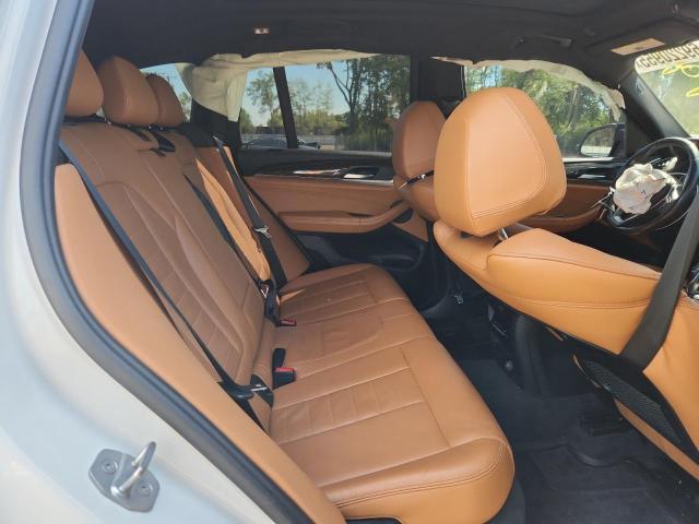 5UXTR9C52JLD60256 - 2018 BMW X3 XDRIVE30I WHITE photo 11