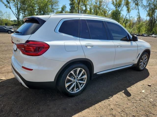 5UXTR9C52JLD60256 - 2018 BMW X3 XDRIVE30I WHITE photo 3